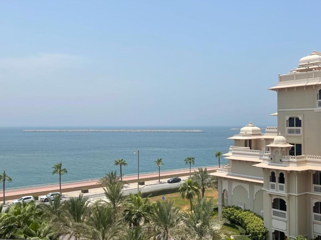 Royal Club By Rvhr, Grandeur Residence Crescent Palm Jumeirah ドバイ エクステリア 写真