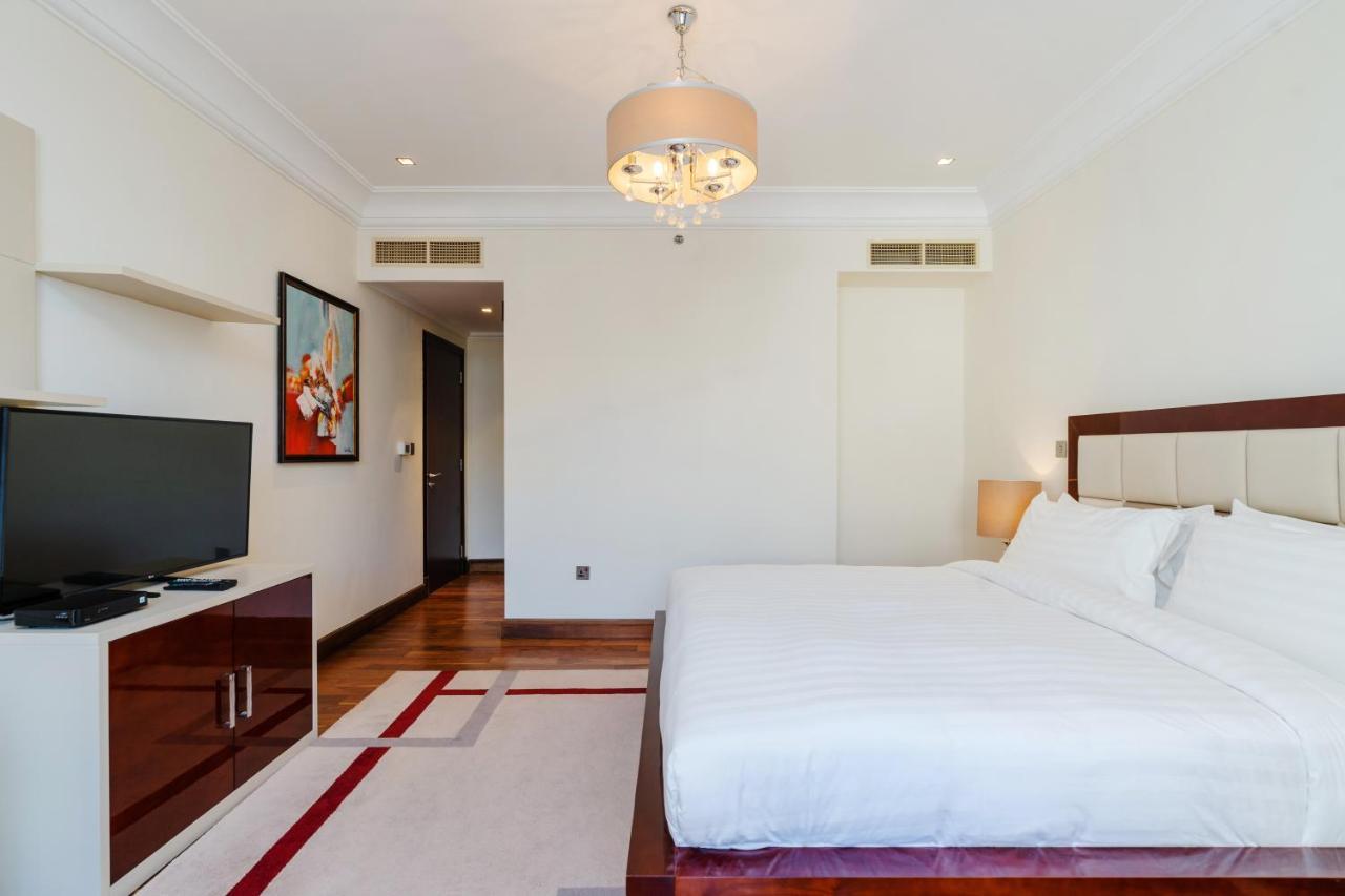 Royal Club By Rvhr, Grandeur Residence Crescent Palm Jumeirah ドバイ エクステリア 写真