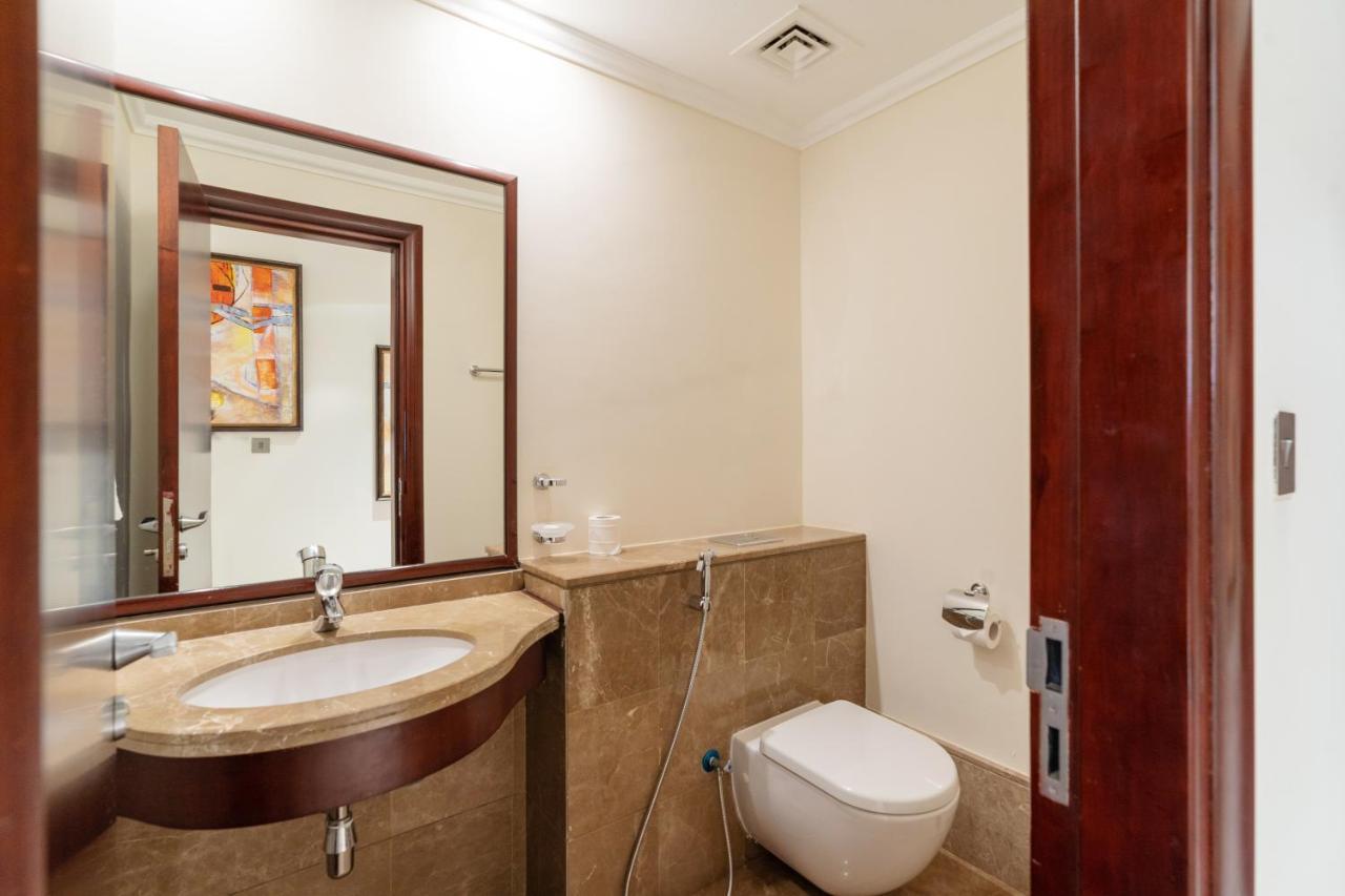 Royal Club By Rvhr, Grandeur Residence Crescent Palm Jumeirah ドバイ エクステリア 写真