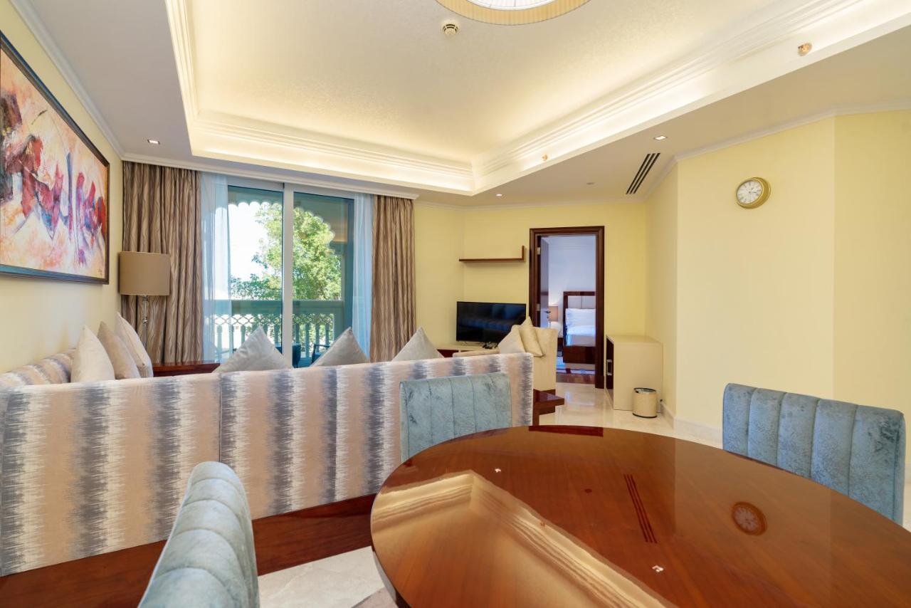 Royal Club By Rvhr, Grandeur Residence Crescent Palm Jumeirah ドバイ エクステリア 写真